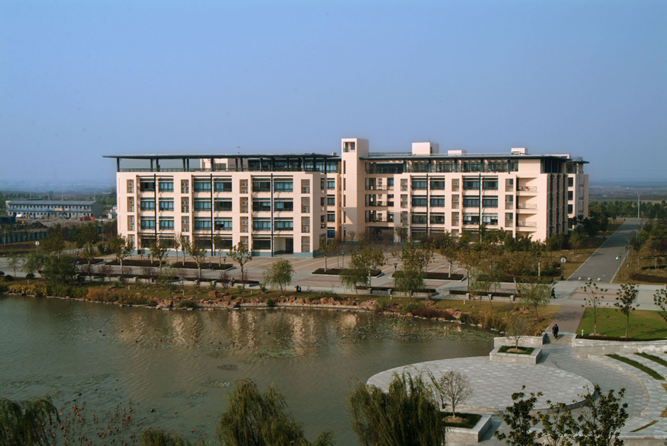 东华大学本科生